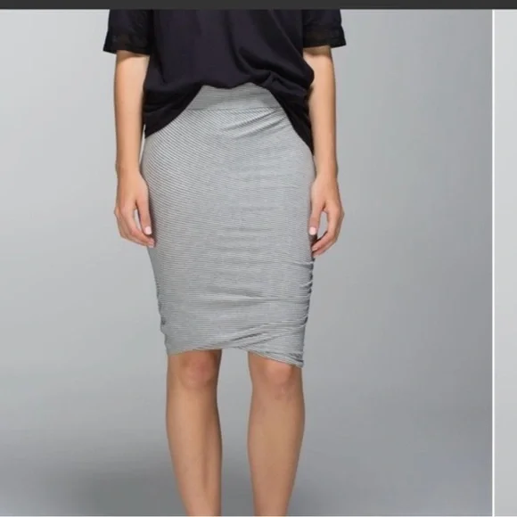 2 Lululemon Athletica Boulevard Bliss Skirt & Anytime Skirt size 12, 2 skirts - Picture 9 of 12